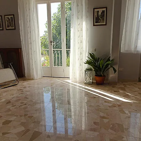 Viola In Zona Tranquilla - Madame Fannj Pansiyon *