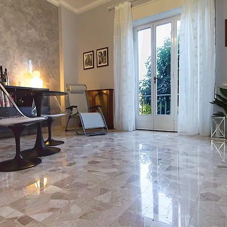 Viola In Zona Tranquilla - Madame Fannj Pansiyon Lucca