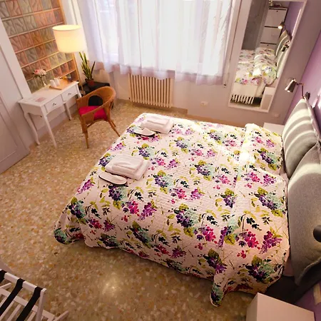 Pansiyon Viola In Zona Tranquilla - Madame Fannj *
