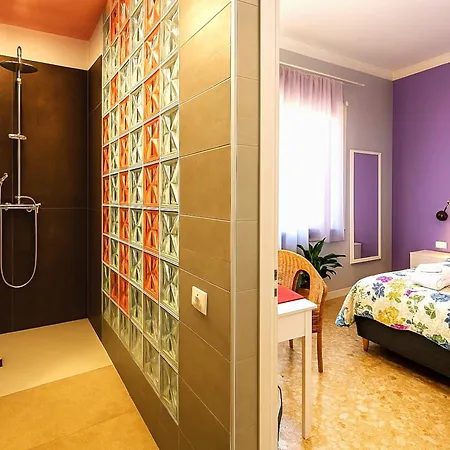 Viola In Zona Tranquilla - Madame Fannj Pansiyon