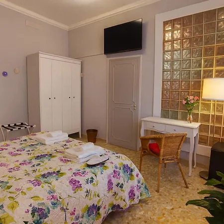Viola In Zona Tranquilla - Madame Fannj * Lucques