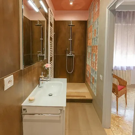 Pansiyon Viola In Zona Tranquilla - Madame Fannj