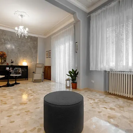 Pansiyon Viola In Zona Tranquilla - Madame Fannj *